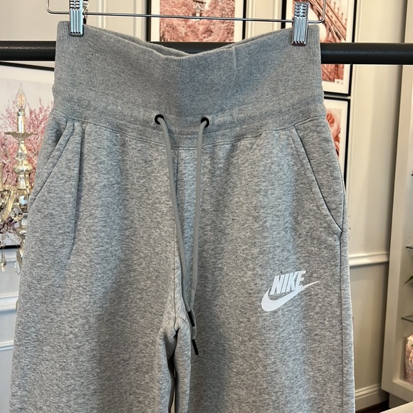 NIKE HIGH WAIST CROPPED PANTS SIZE M - Picture 15 of 16